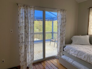 3 chambres, bureau, Wi-Fi gratuit, draps fournis