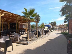 Outdoor dining - Mobile-home 6pers 3 Bedrooms (Valras-Plage)
