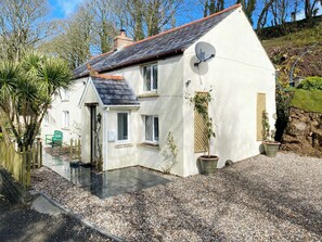 Exterior - 3 bedroom accommodation in Middle Mill, nr Solva (Middle Mill, nr Solva)