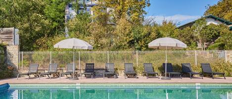 Piscine extérieure (ouverte en saison)