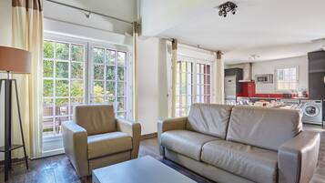 Villa, 4 Bedrooms | 4 bedrooms, free WiFi, bed sheets