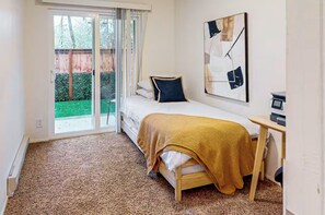 2 bedrooms, iron/ironing board, free WiFi, bed sheets