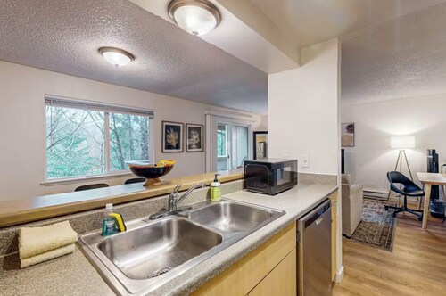 Marvelous townhome close to major employers in Poulsbo WA