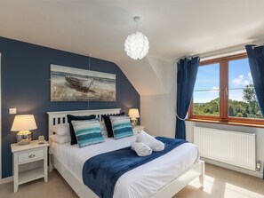 Room - 4 bedroom accommodation in Tenby (Tenby)