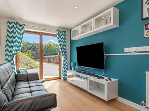 Living area - 4 bedroom accommodation in Tenby (Tenby)