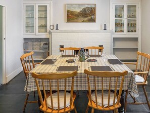 Dining - 3 bedroom accommodation in Llanrhian (Llanrhian)