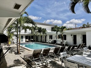 Pool - Sapphire by the Sea Unit 9 - King Pool View Suite King, kitchen, heated pool  (Fort Lauderdale)