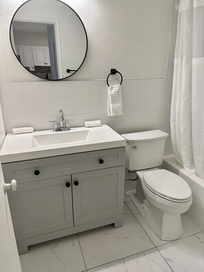 Shower, hair dryer, towels, soap - Sapphire by the Sea Unit 9 - King Pool View Suite King, kitchen, heated pool  (Fort Lauderdale)