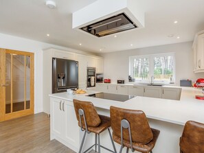 Diskmaskin och barnstol