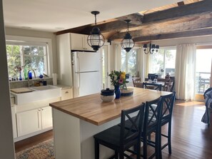 Un four, surface de cuisson