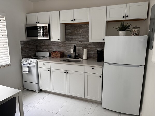 Fridge, microwave, oven, stovetop