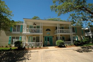 Exterior - Upper Lvl Condo, Steps to Beach, Walk to Village! (saint simons island)