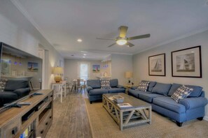 TV - Upper Lvl Condo, Steps to Beach, Walk to Village! (saint simons island)