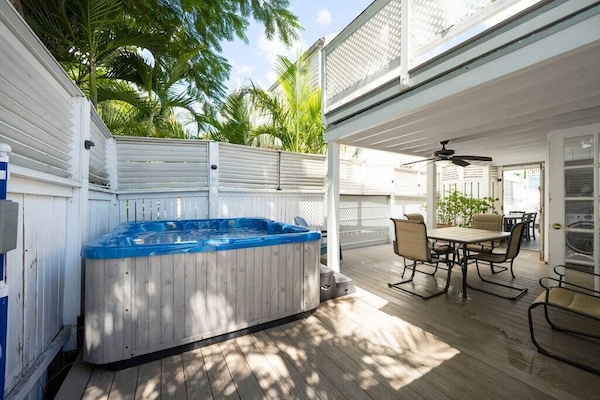 Did someone say "hot tub time?" Enjoy a space to dine, chill, or catch some sun on the sun porches and patios.
