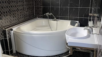 Een bad/douchecombinatie