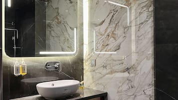 Superior Room, 1 Bedroom | Bathroom | Hair dryer, bathrobes, slippers, bidet