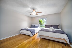 4 bedrooms, desk, free WiFi, bed sheets