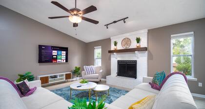 Private Heated Pool • Arcades • Sleeps 10 • Quiet Jacksonville Retreat