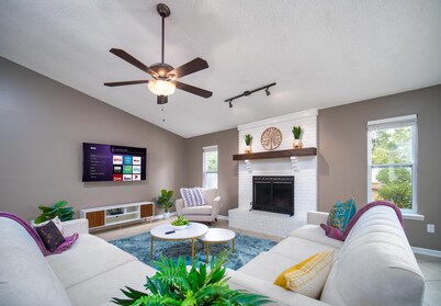 Private Heated Pool • Arcades • Sleeps 10 • Quiet Jacksonville Retreat