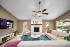 Smart TV, video games, books - Private Heated Pool • Arcades • Sleeps 10 • Quiet Jacksonville Retreat (Jacksonville)