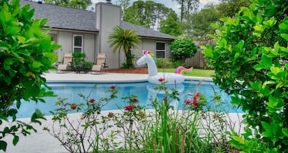 Heated Pool Oasis! 4bd/2ba, Arcades & Ping Pong!