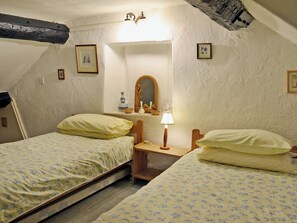 2 bedrooms, bed sheets