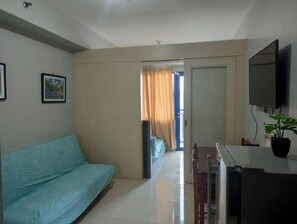 Living area - SEA RESIDENCES MOA VIEW (Pasay)
