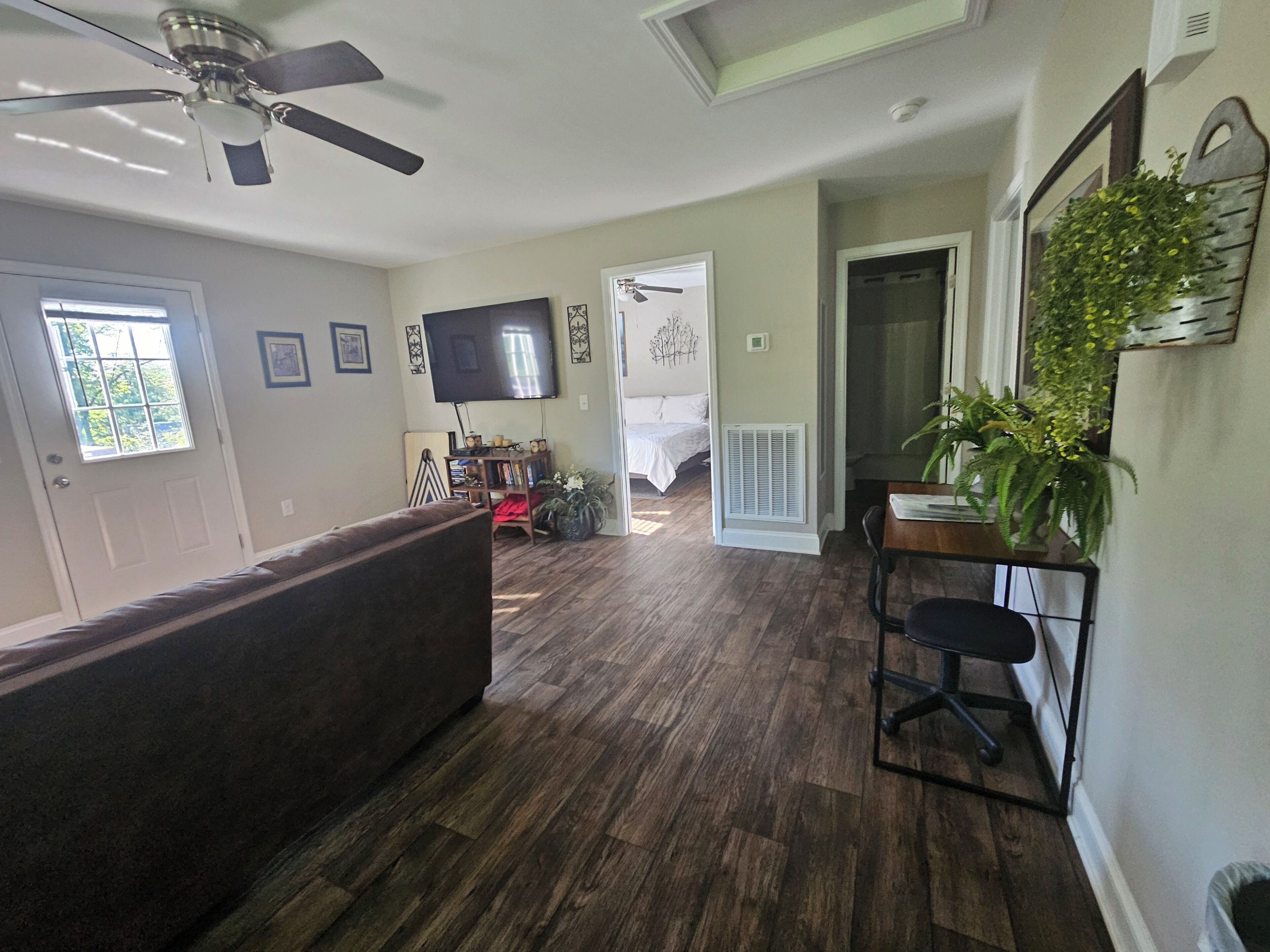 2 bedrooms, desk, iron/ironing board, free WiFi