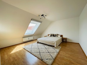 3 quartos, Wi-Fi de cortesia, roupa de cama
