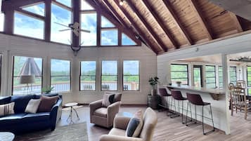 TV connectée, cheminée