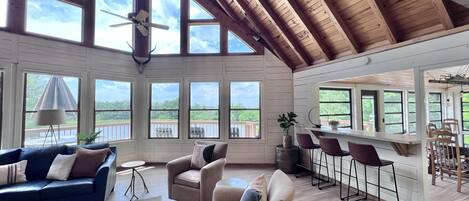 智能电视、壁炉