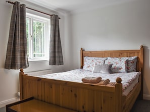 3 bedrooms, free WiFi, bed sheets