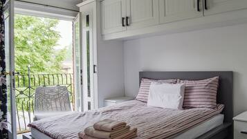 3 bedrooms, free WiFi, bed sheets