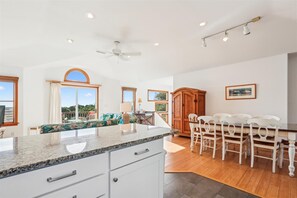 Interior - SS-10  "Ocean Lookout”  Sunday to Sunday only!  Soundside Southern Shores Private Pool! (Kitty Hawk)