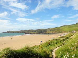 Beach - 3 bedroom accommodation in St Davids (St Davids)