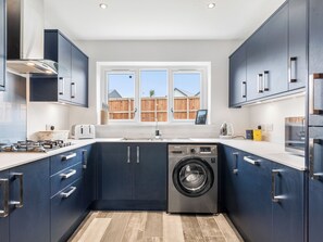 Private kitchen - 3 bedroom accommodation in St Davids (St Davids)