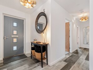 Interior - 3 bedroom accommodation in St Davids (St Davids)