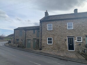 Exterior - White Lea is a beautiful Dales Cottage recently transformed into a fantastic holiday home. (Richmond)