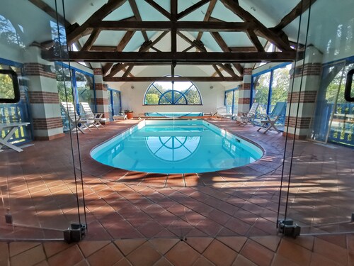 Les gites du Gué Rabot, heated indoor swimming pool, sports hall, tennis court