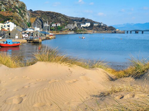 A North Wales woodland retreat; a fairytale cottage for magical holidays.