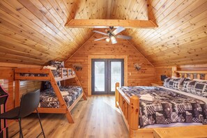 3 soverom, strykejern/-brett, wi-fi (inkludert) og sengetøy