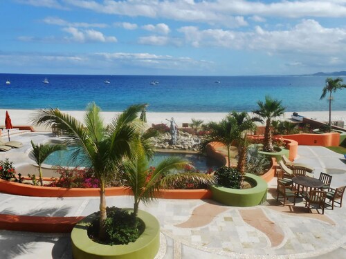 Villa De Cortez Condo!  Beachfront, Sunrises, Fishing and Pickleball await! 