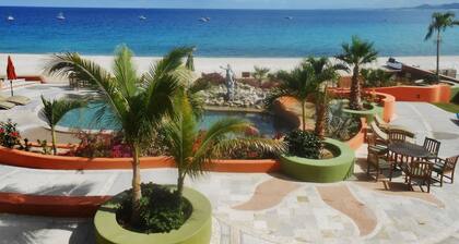 Villa De Cortez Condo! Beachfront, Sunrises, Fishing and Pickleball await!