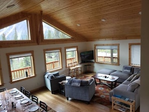 Smart TV - Denali Park - Ridgeview House with 360 mountain views all around! (Denali Park)