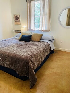 1 bedroom, free WiFi, bed sheets