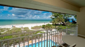 Property grounds - Amazing View, Updated Beachfront Condo (Bradenton Beach)
