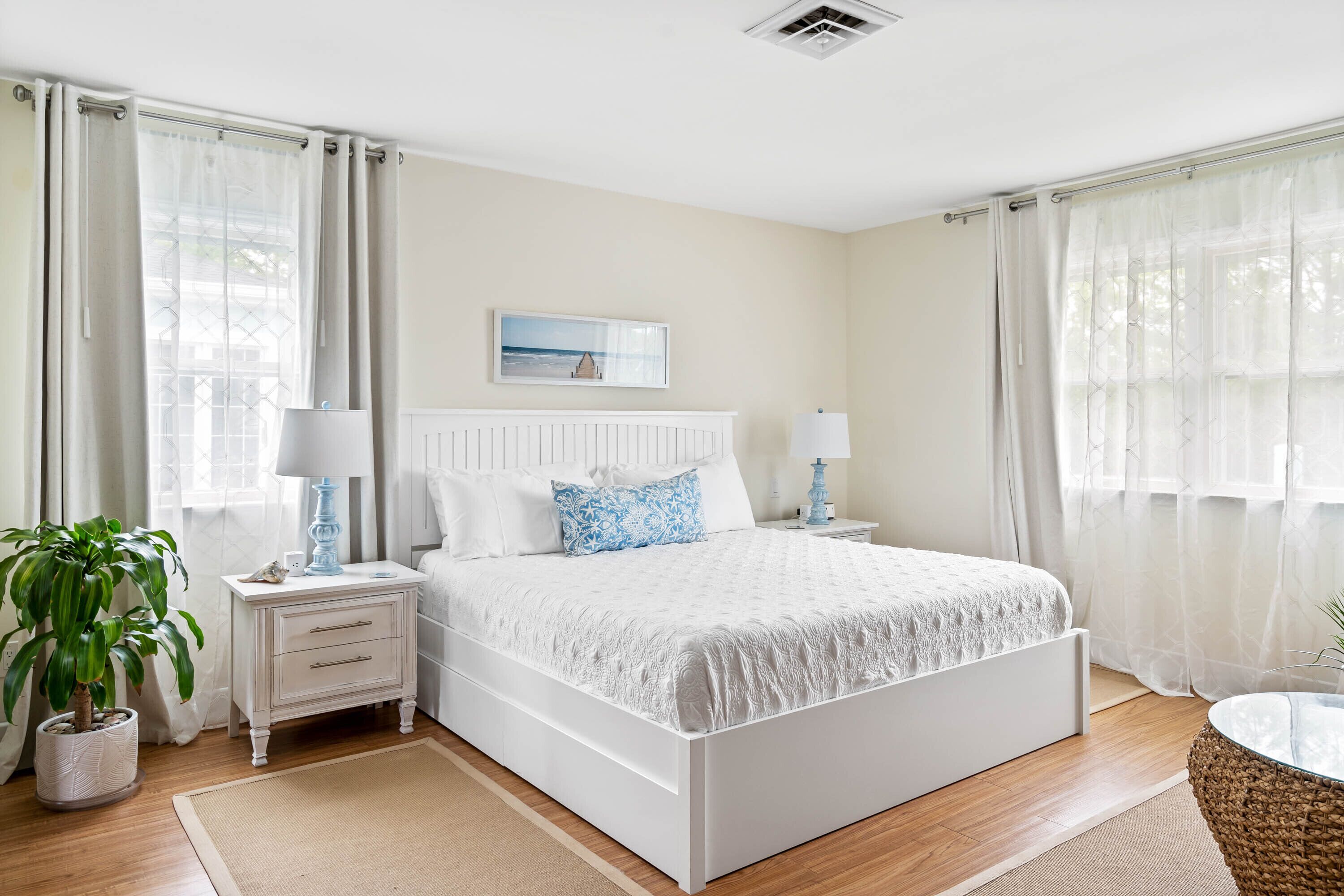 1 quarto, escrivaninha, ferros/tábuas de passar roupa, Wi-Fi de cortesia