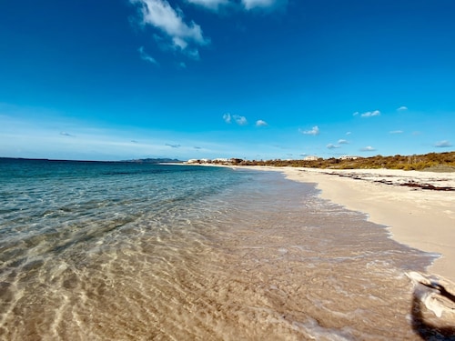 Oceanview villa with private pool, 5 mins to beach