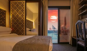 Deluxe Double/Twin Room - Pyramids View With Terrace | Hochwertige Bettwaren, Daunenbettdecken, Pillowtop-Betten, Minibar