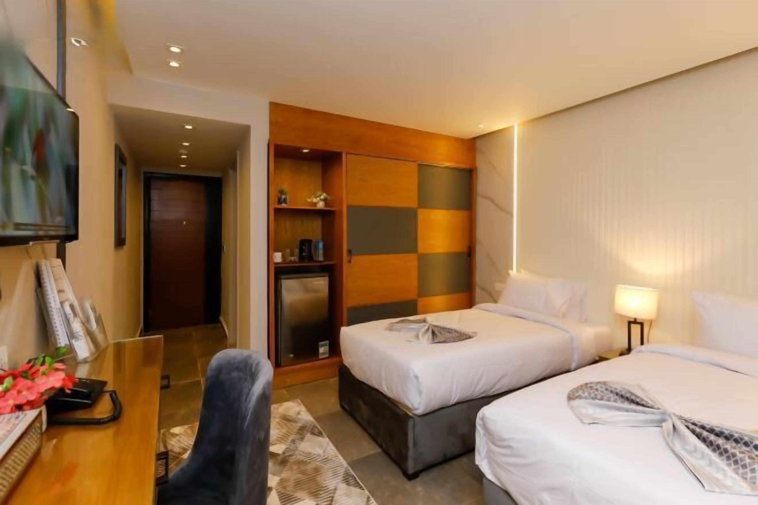 高档床上用品、羽绒被、加厚床垫、迷你吧